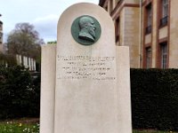0-Emile Deutsch de la Meurthe   Émile Deutsch de la Meurthe, industriel prospère, à la tête des Pétroles Jupiter devenus SHELL France, le premier grand mécène qui financera entièrement en 1925 la toute première résidence, la Fondation Emile et Louise Deutsch de le Meurthe.