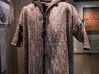 25  le burnous (veste berbère) du colonel LECLERC