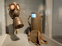 26  Masque à gaz