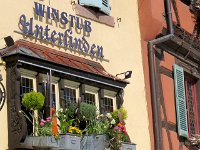 12  Le mot winstub est un mot alsacien composé de « win », signifiant « vin », et de « stub » qui désigne la pièce chauffée en hiver des maisons traditionnelles alsaciennes