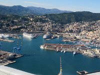Le grand port de Gênes