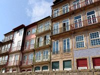 2  Historiqement la Ribeira était les quais de Porto et l'une des zones les plus pauvres.