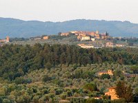 28  Face à l'entrée